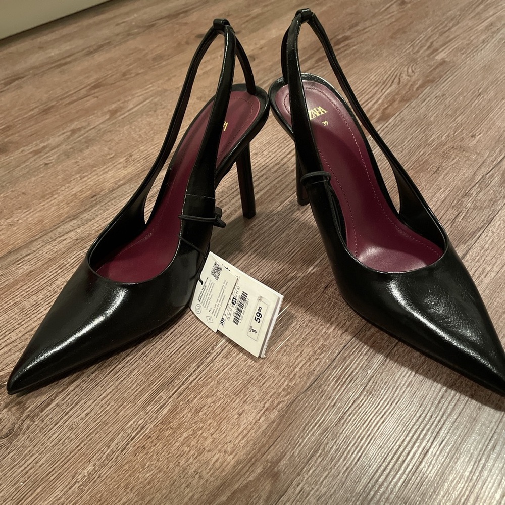 Zara black pointed toe pumps